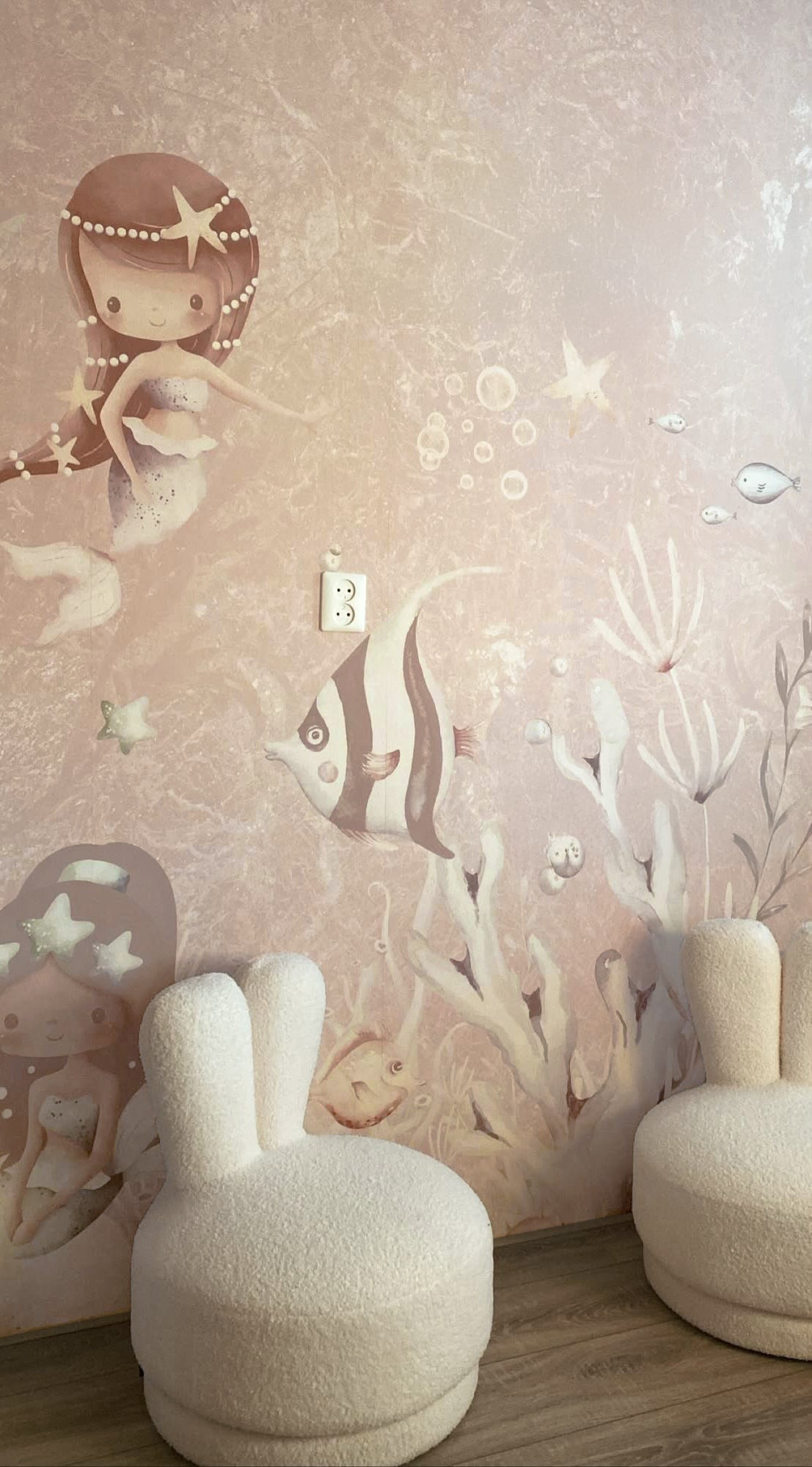 Wallpaper Swimming Mermaids | Pink