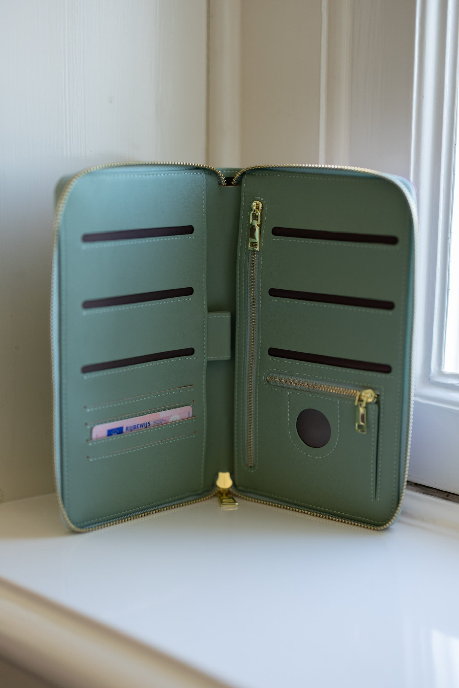 Family passport | Smiley | Studio Poespas