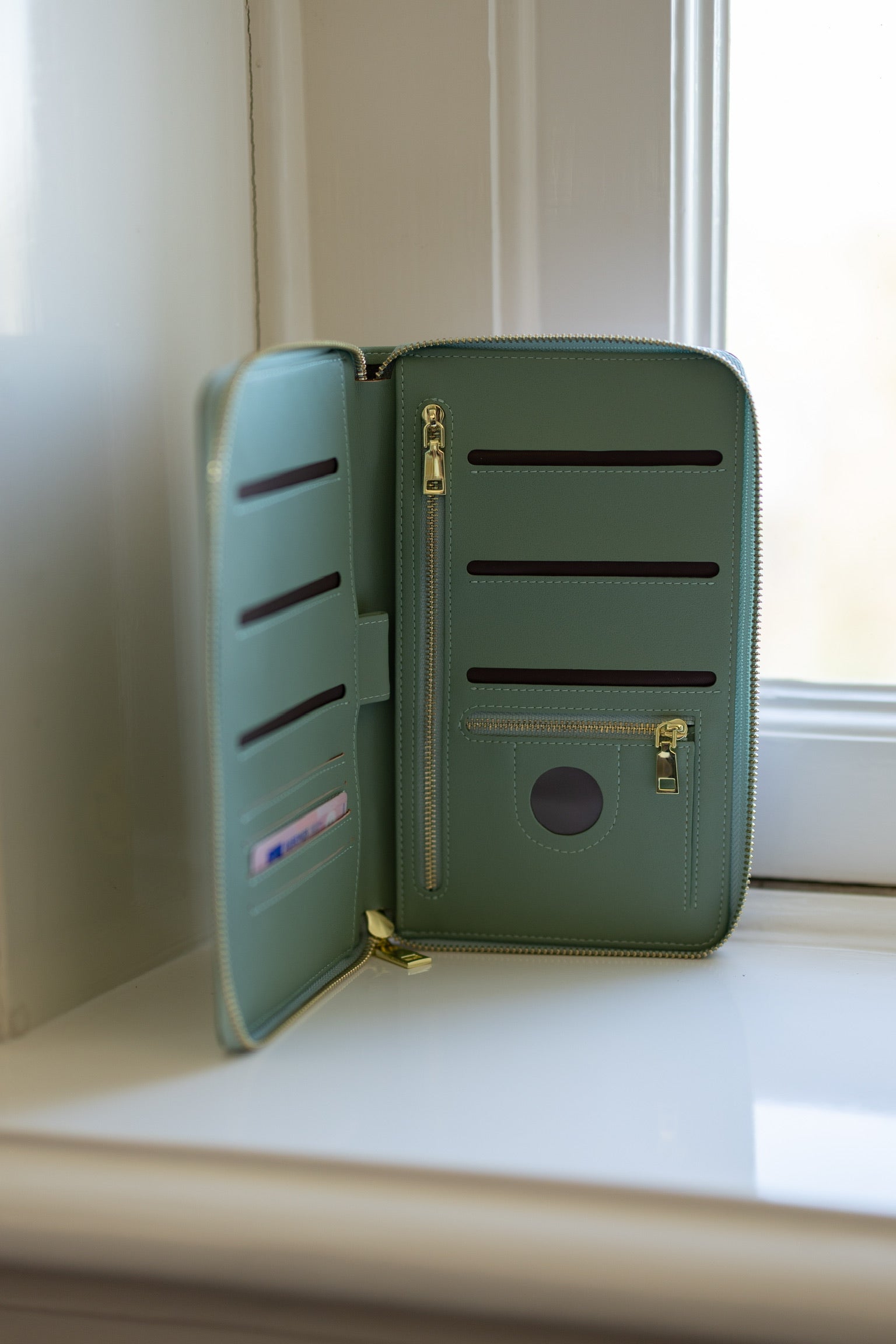 Family passport | Smiley | Studio Poespas