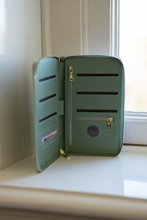 Family passport | Smiley | Studio Poespas