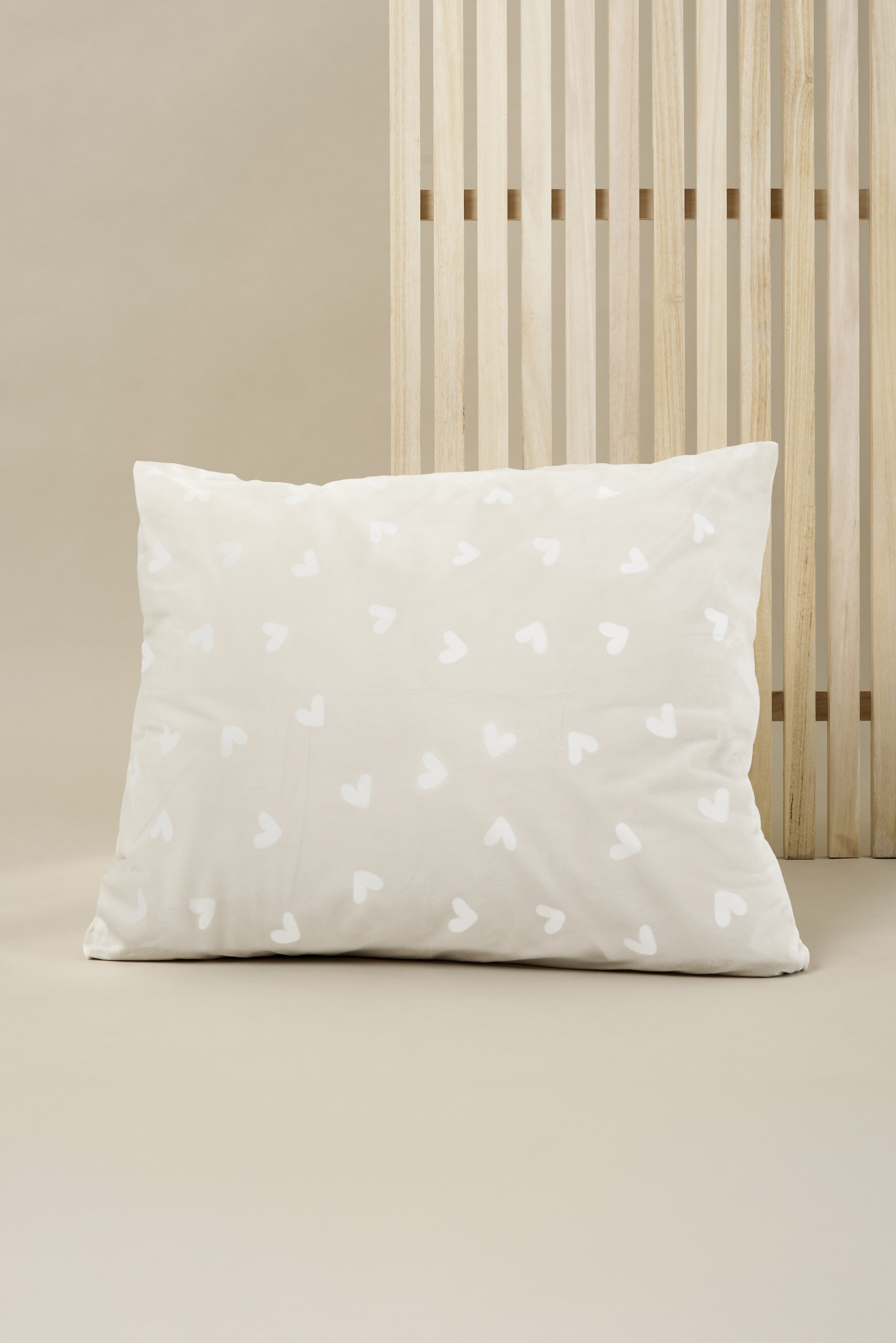 Kussensloop Love on Top | SJUMO x Poespas