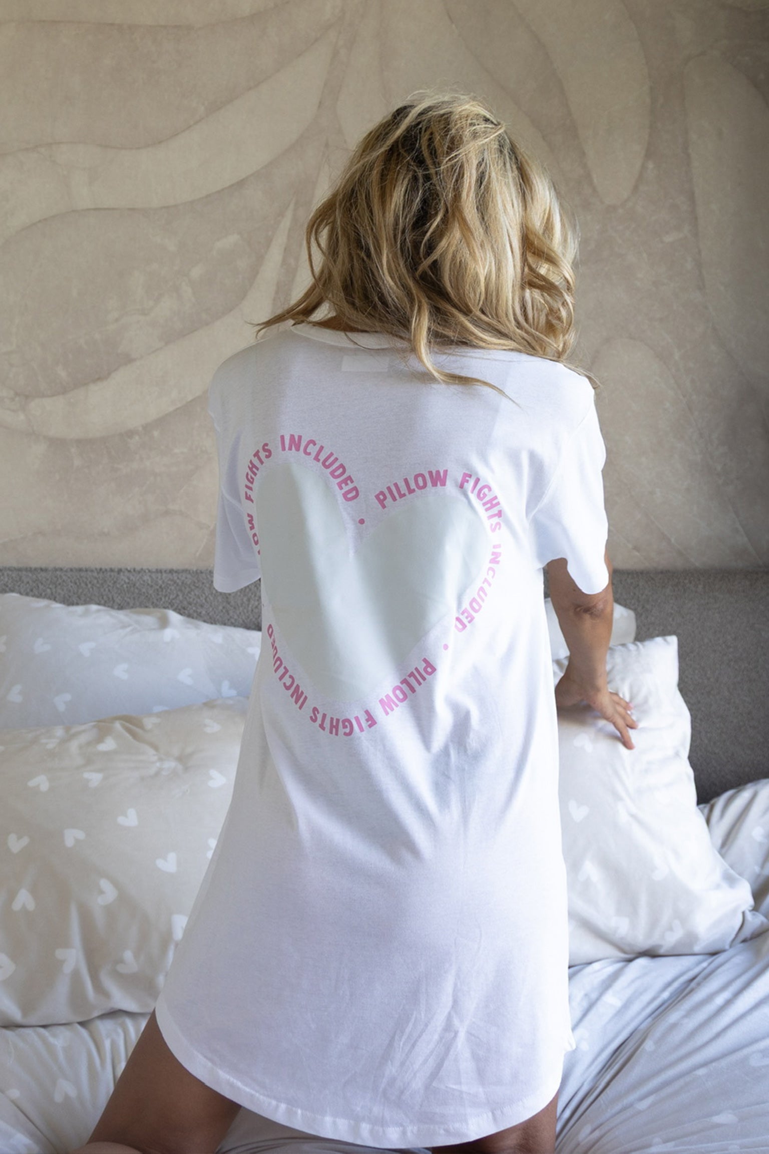 Nachthemd-Pillow-fights-_-Wit-_-Studio-Poespas-3B.jpg