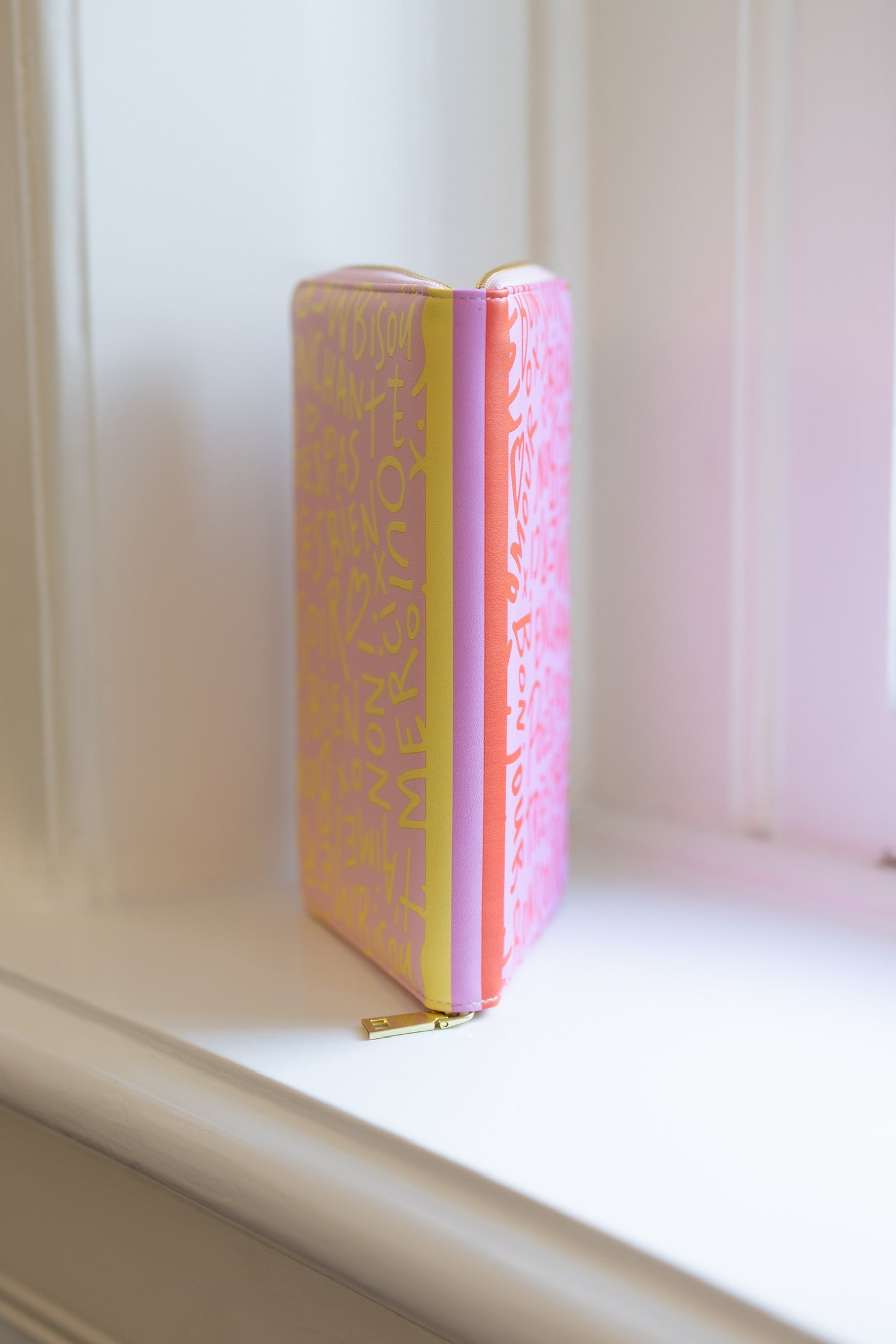 Paspoorthoes Bonjour | Pink | Studio Poespas