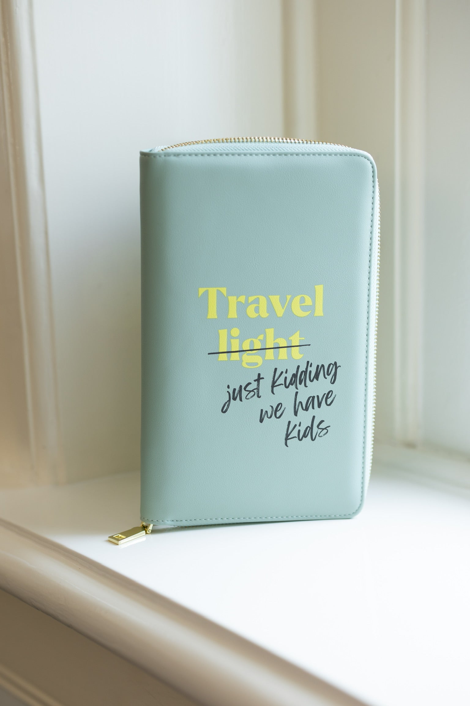 Paspoorthoes Happy mind your step | Green | Studio Poespas