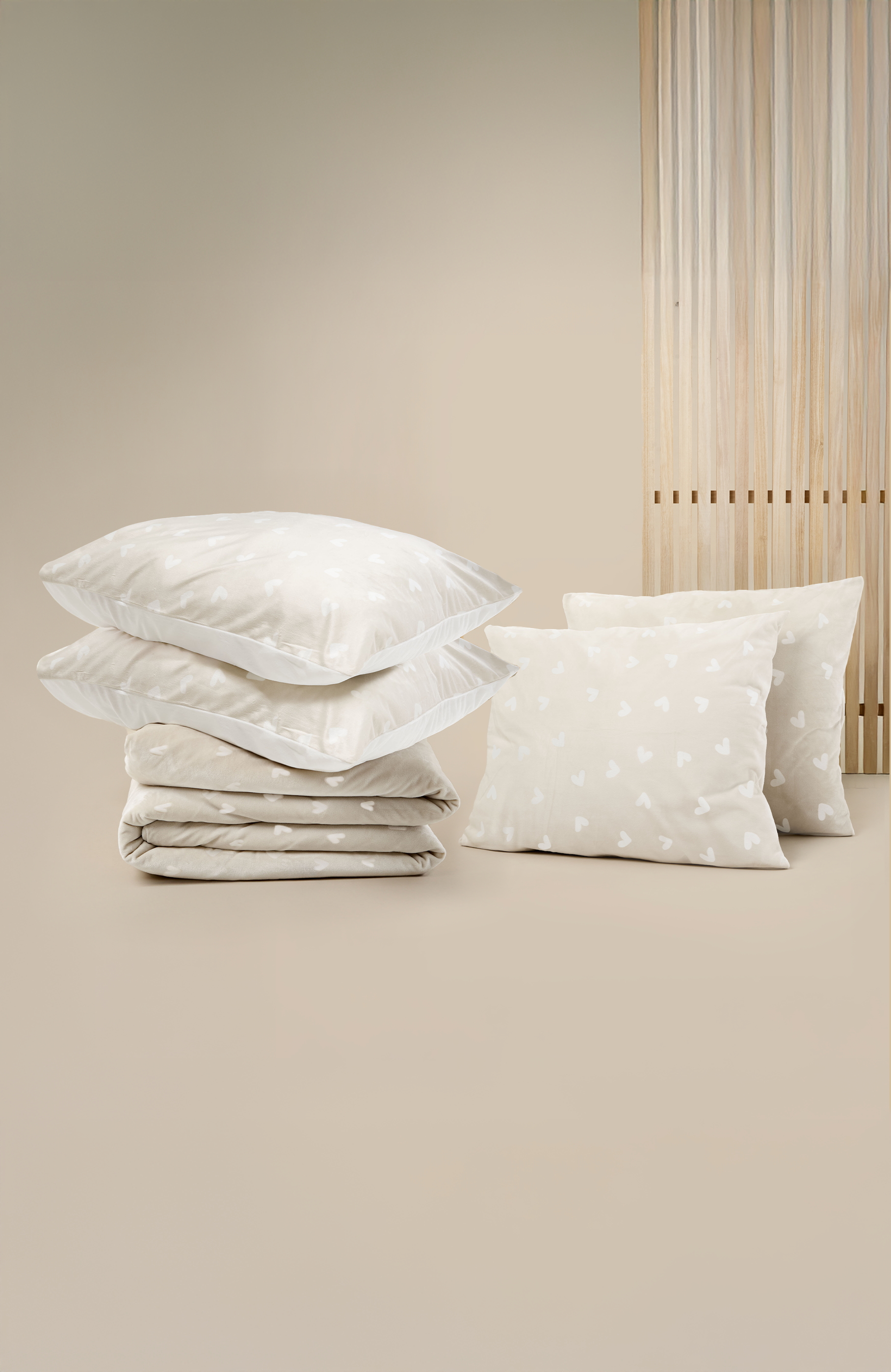 VOORDEELBUNDEL | Dekbedovertrekset en extra kussensloop Love on Top | SJUMO x Poespas