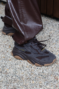 Sneaker Possession-E | Choco brown suede | Steve Madden