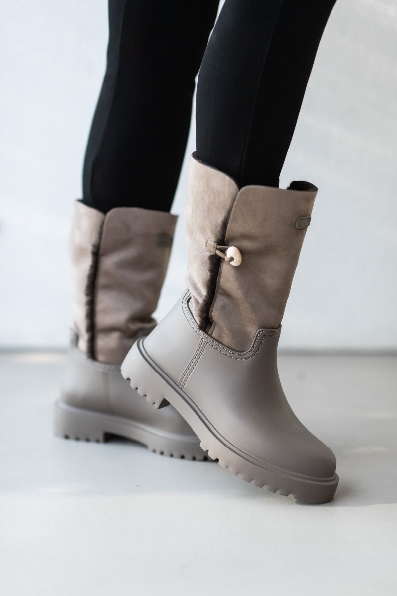 Shop Regenlaarzen Garfil | Taupe | Unisa bij Poespas