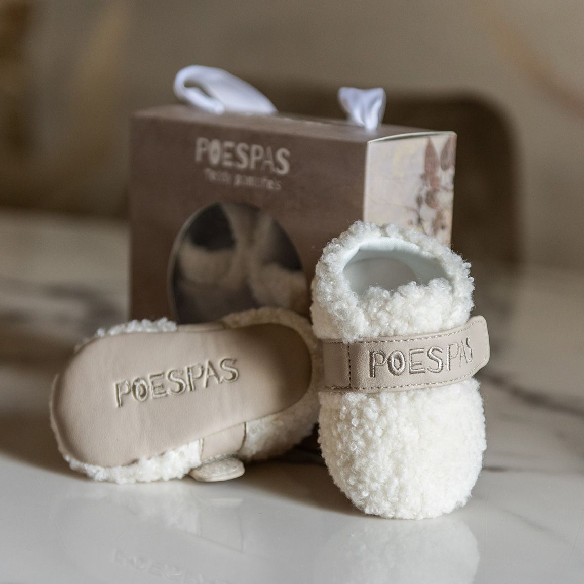 Teddy pantoffels | Vegan leather & klittenband