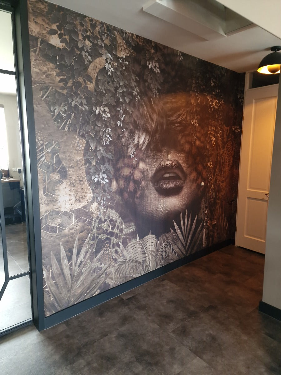 behang vrouw huis