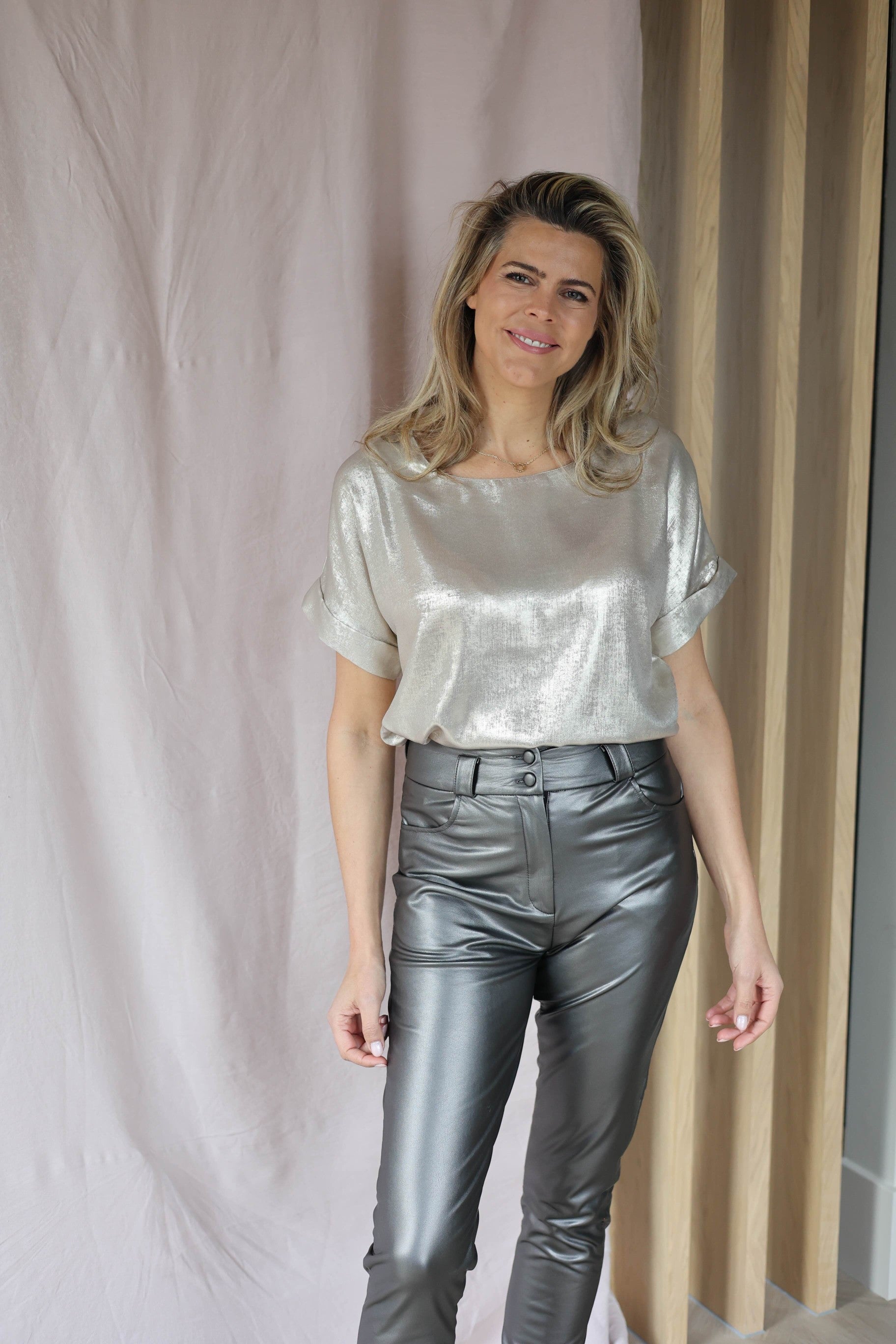 top-irene_light-gold_nukus-4