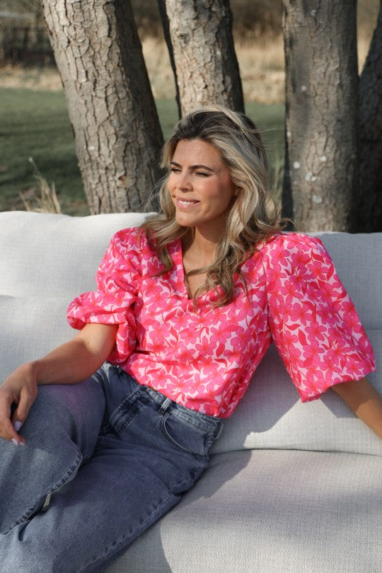 Top-meredith-pink-flower-ydence-12
