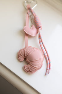 Bag charm pink crossiant