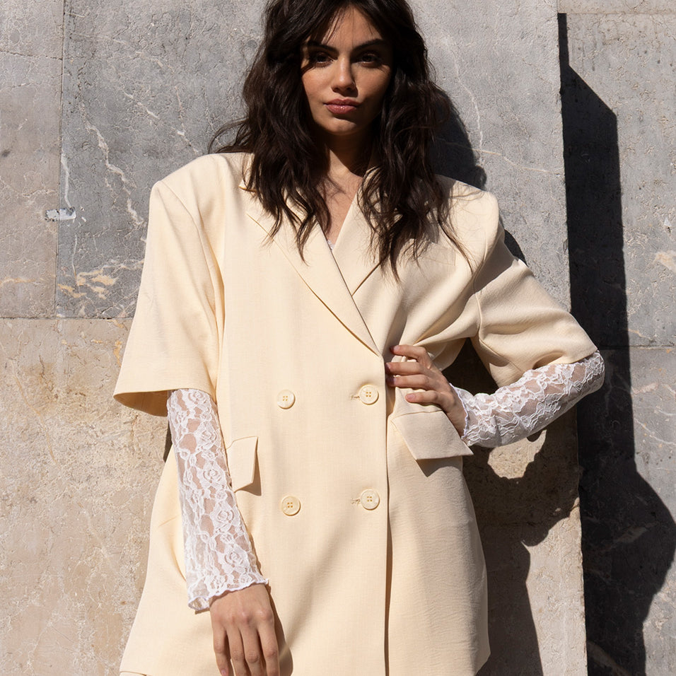 Blazer-Fendi-_-Beige-_-Studio-Amaya-main.jpg