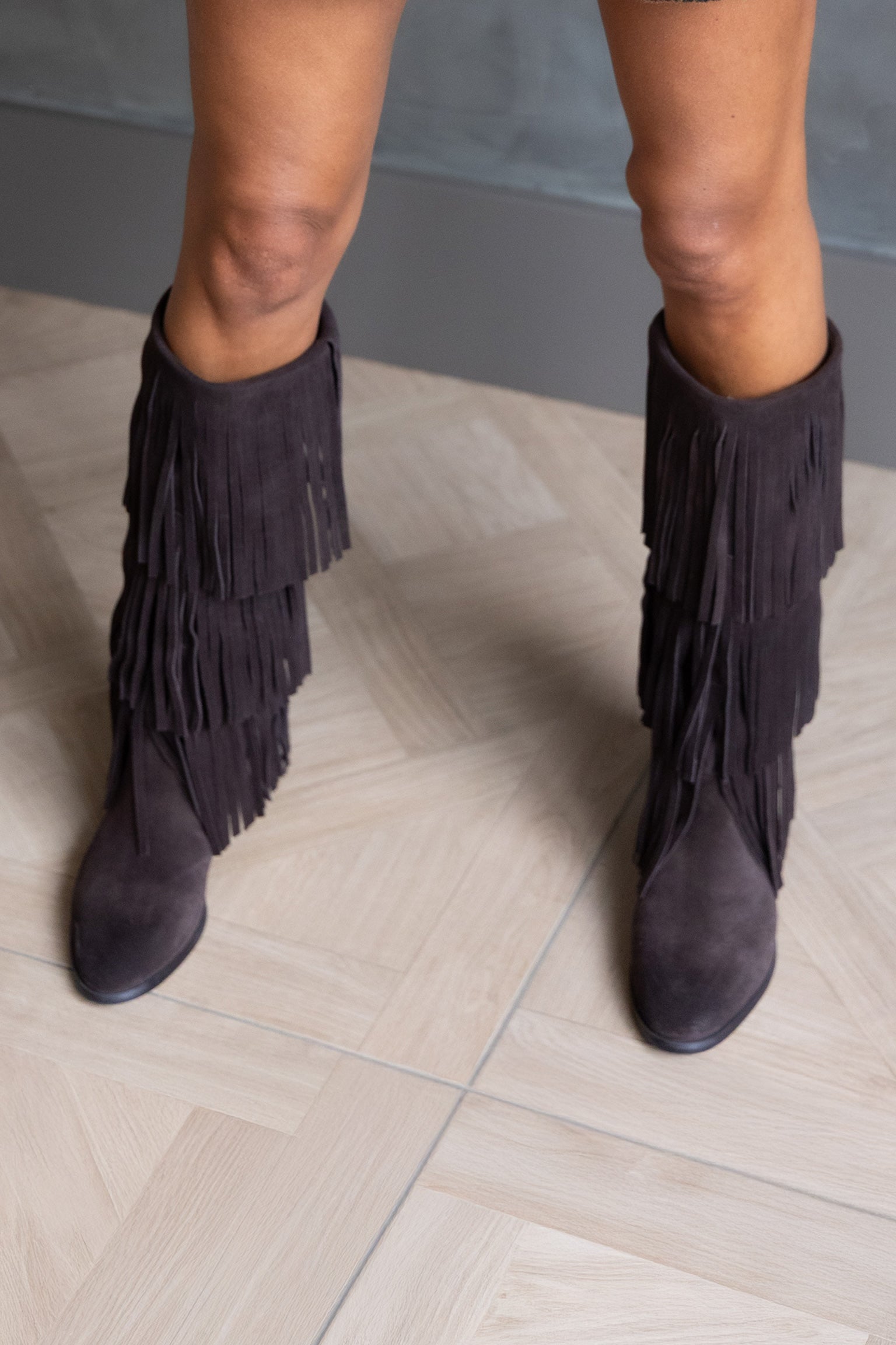 Boots-Spur-_-Brown-Suede-_-Steve-Madden-main.jpg
