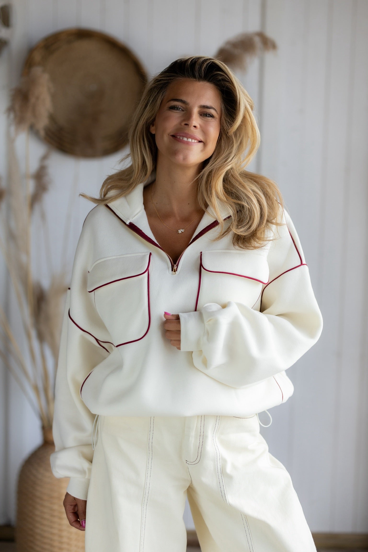 Sweat Poppy Pocket | Warm white | Studio Poespas