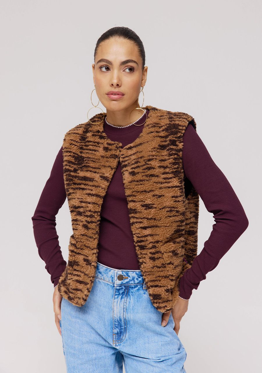 GiletDemi_Trashytigerwarm_Harper_Yve3.png