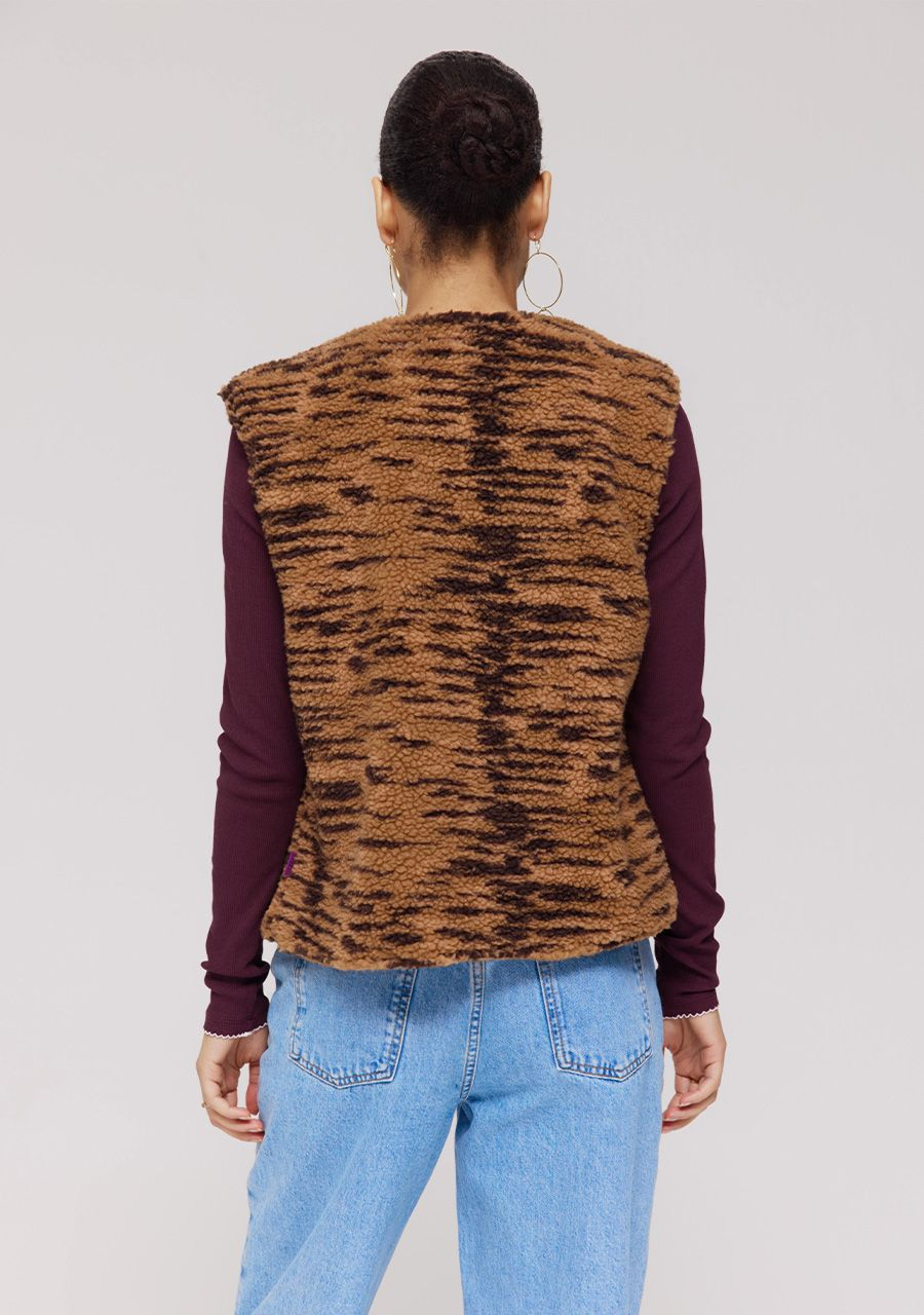 GiletDemi_Trashytigerwarm_Harper_Yve5.png