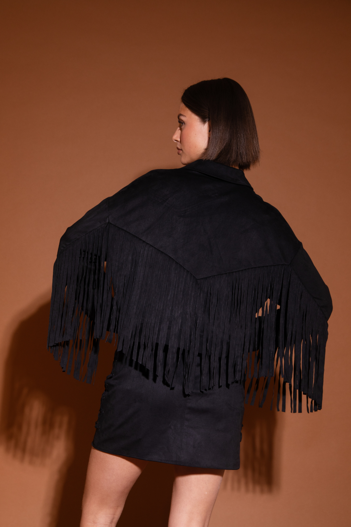 JacketIlva_Black_StudioAmaya1.png