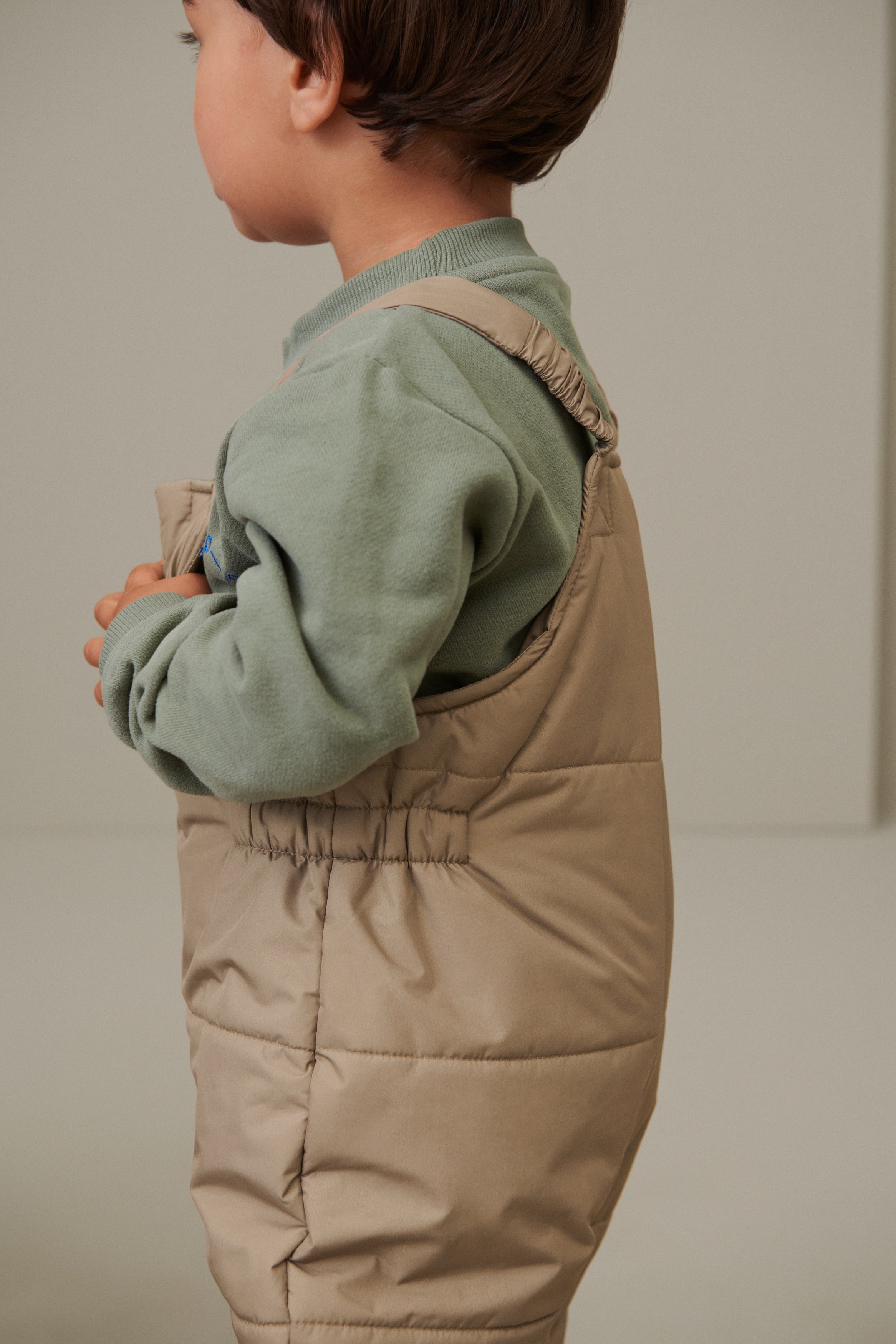 Liewood_3-22_OW_Lookbook_POLLE_PUFFER_OLIVE_SNOWPANTS_1343.jpg