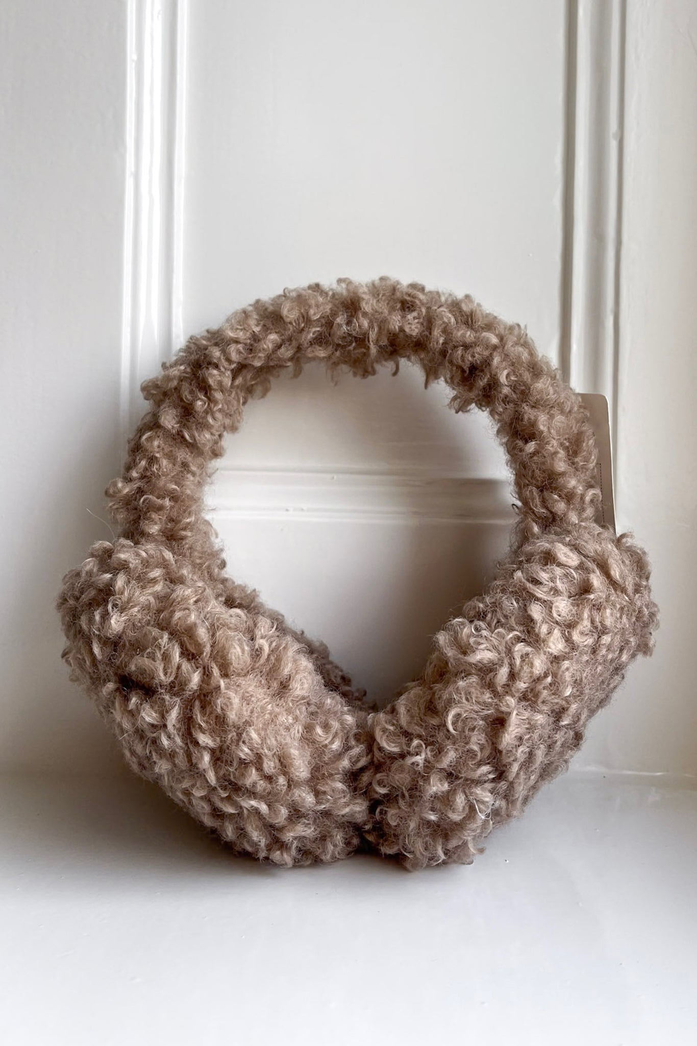 Oorwarmers cold & cozy | Taupe teddy | Studio Poespas