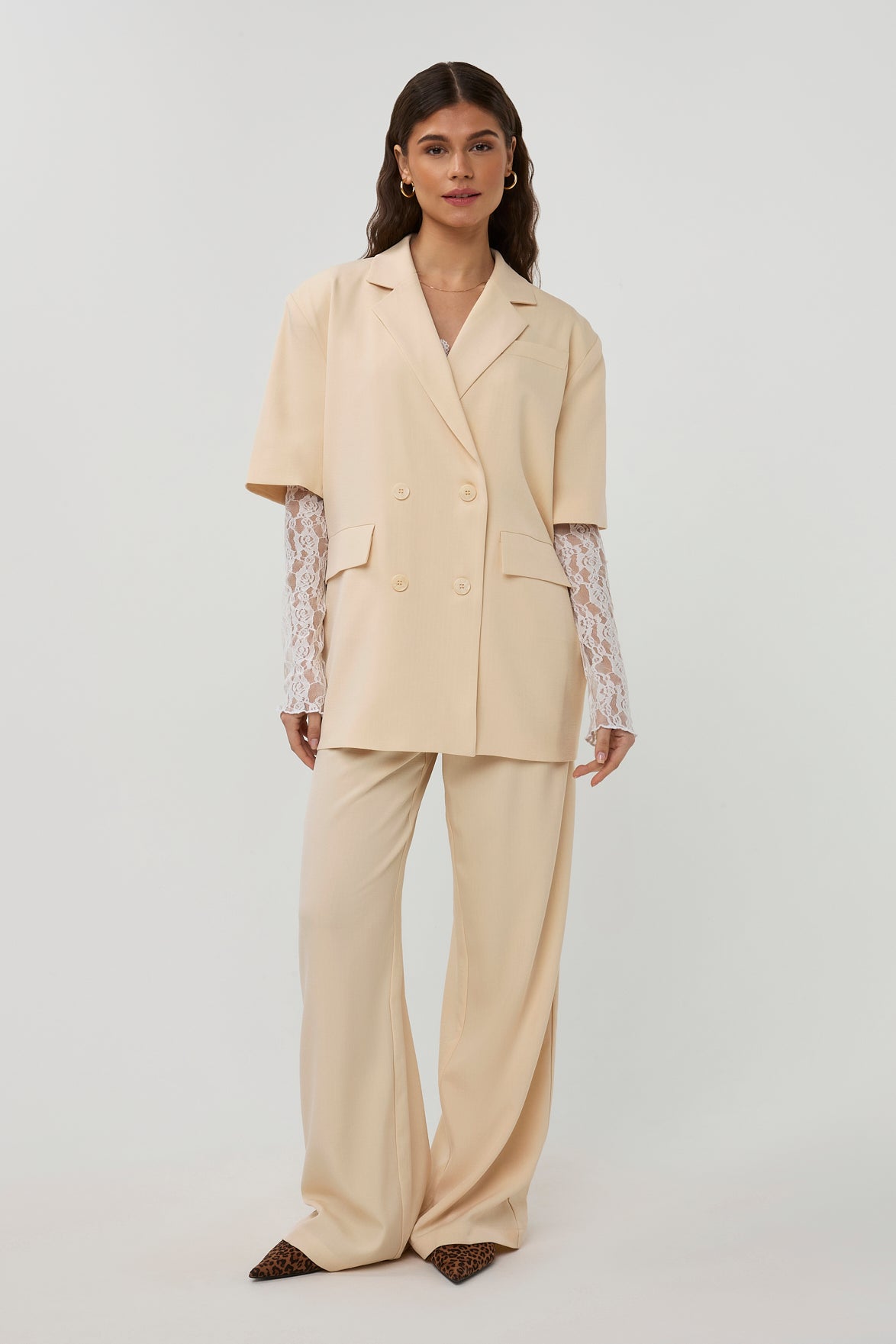 PantsJackie_Beige_StudioAmaya1.jpg