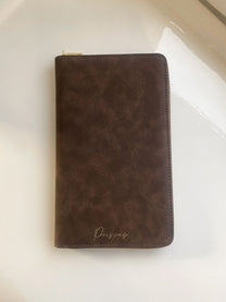 Paspoorthoes | Brown Suede | Studio Poespas