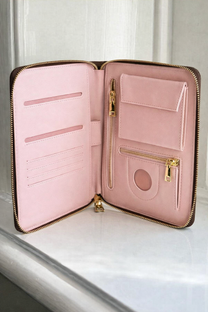 PRE-ORDER: Paspoorthoes Suede Brown | 1-2 pers. | Studio Poespas