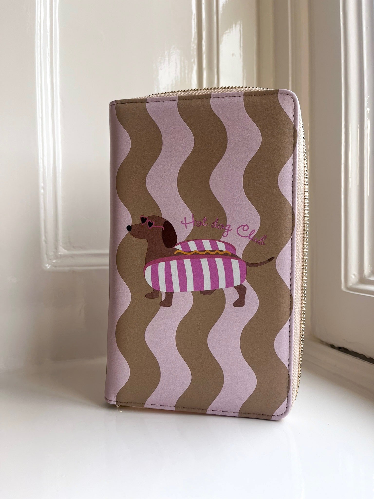 Paspoorthoes Travelbuddies | Hot Dog | Studio Poespas