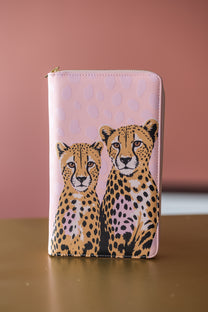 Paspoorthoes Adventure Pink leopard | t/m 6 pers. | Studio Poespas