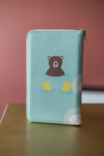 Paspoorthoes Swim Bear | t/m 6 pers. | Studio Poespas