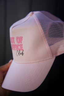 Pet Out of the Office | Studio Poespas