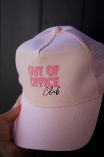 Pet Out of the Office | Studio Poespas