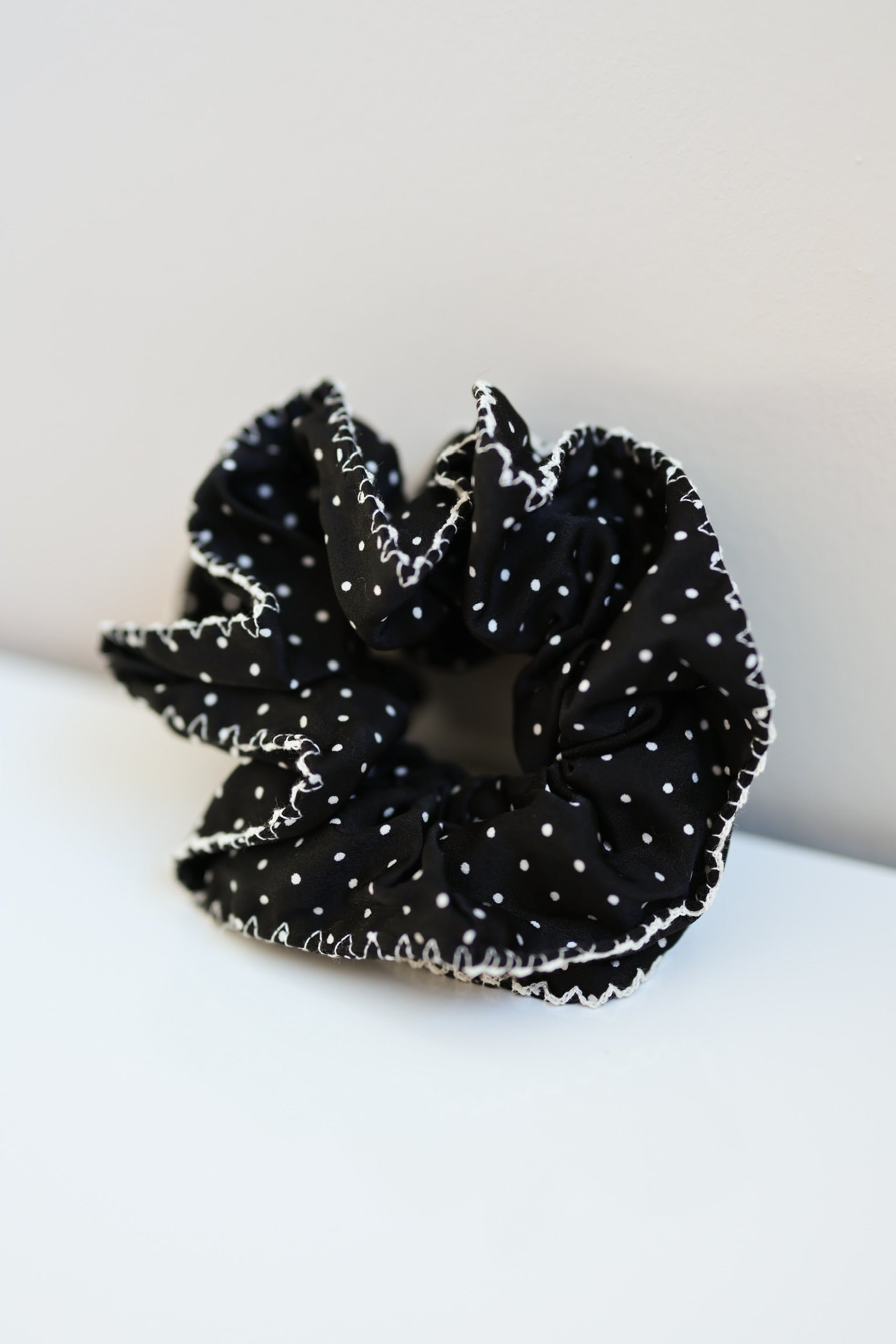 Scrunchie Betty | Black