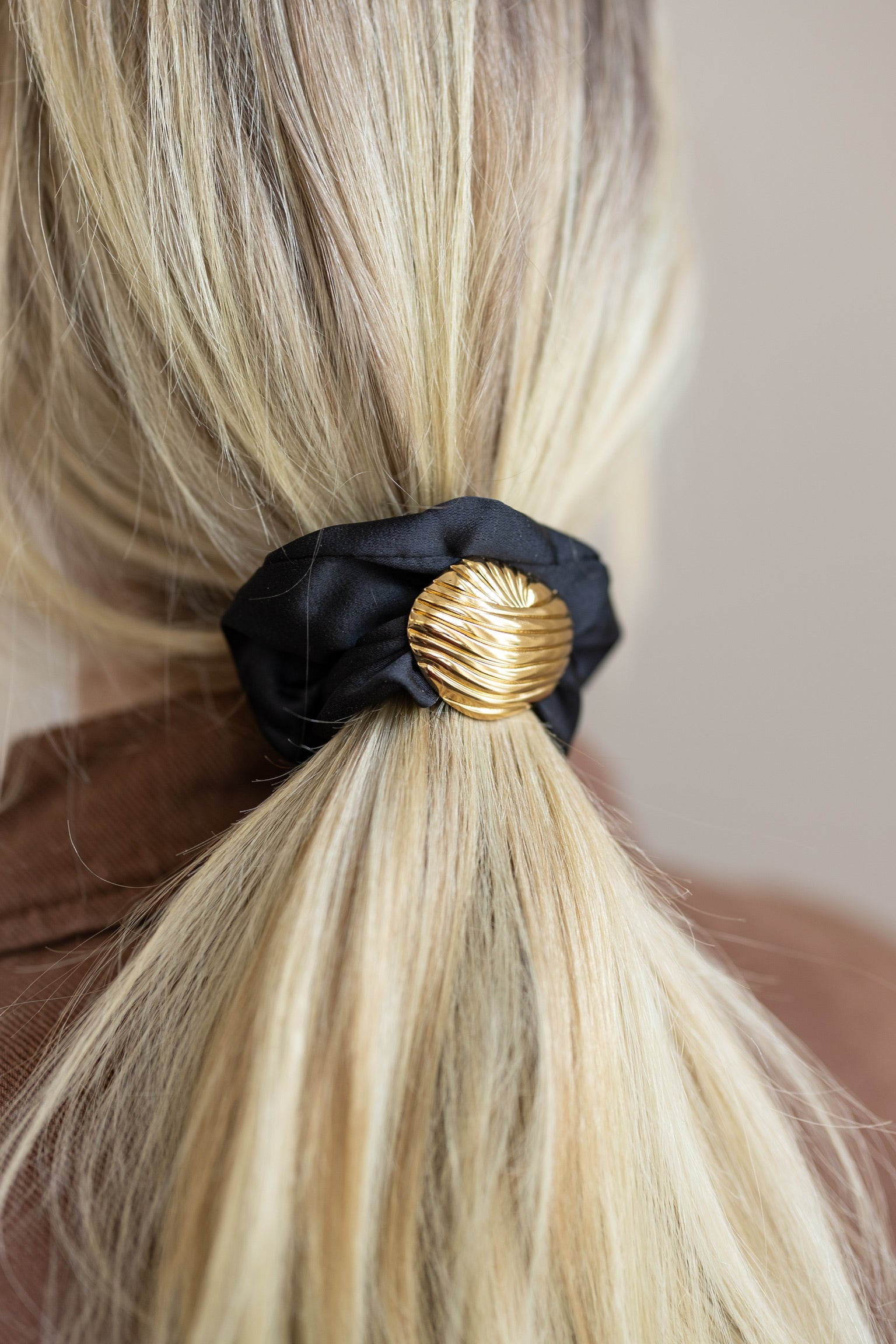 Scrunchieblack_Goldenshell1.jpg