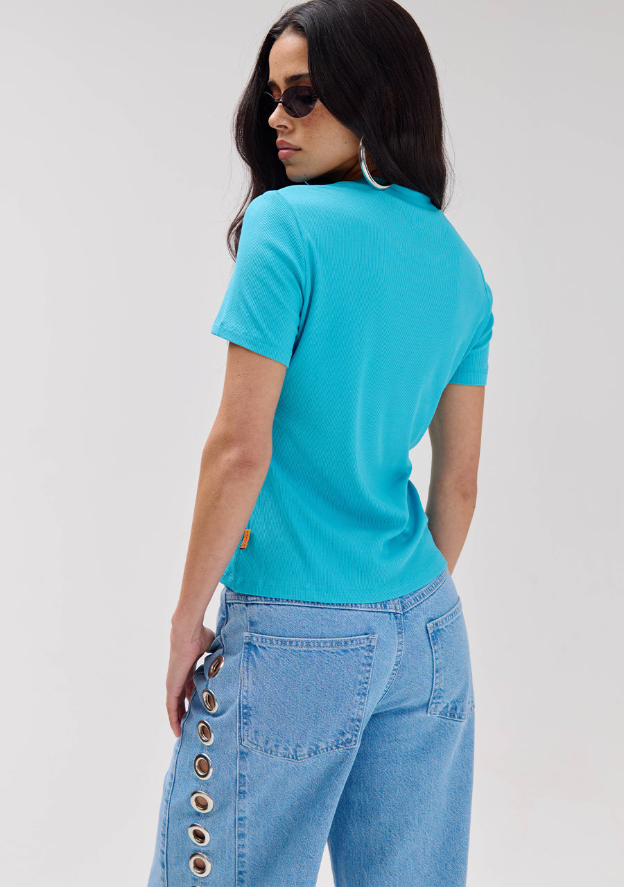 ShirtCammy_Babyblue_Harper_Yve5.jpg