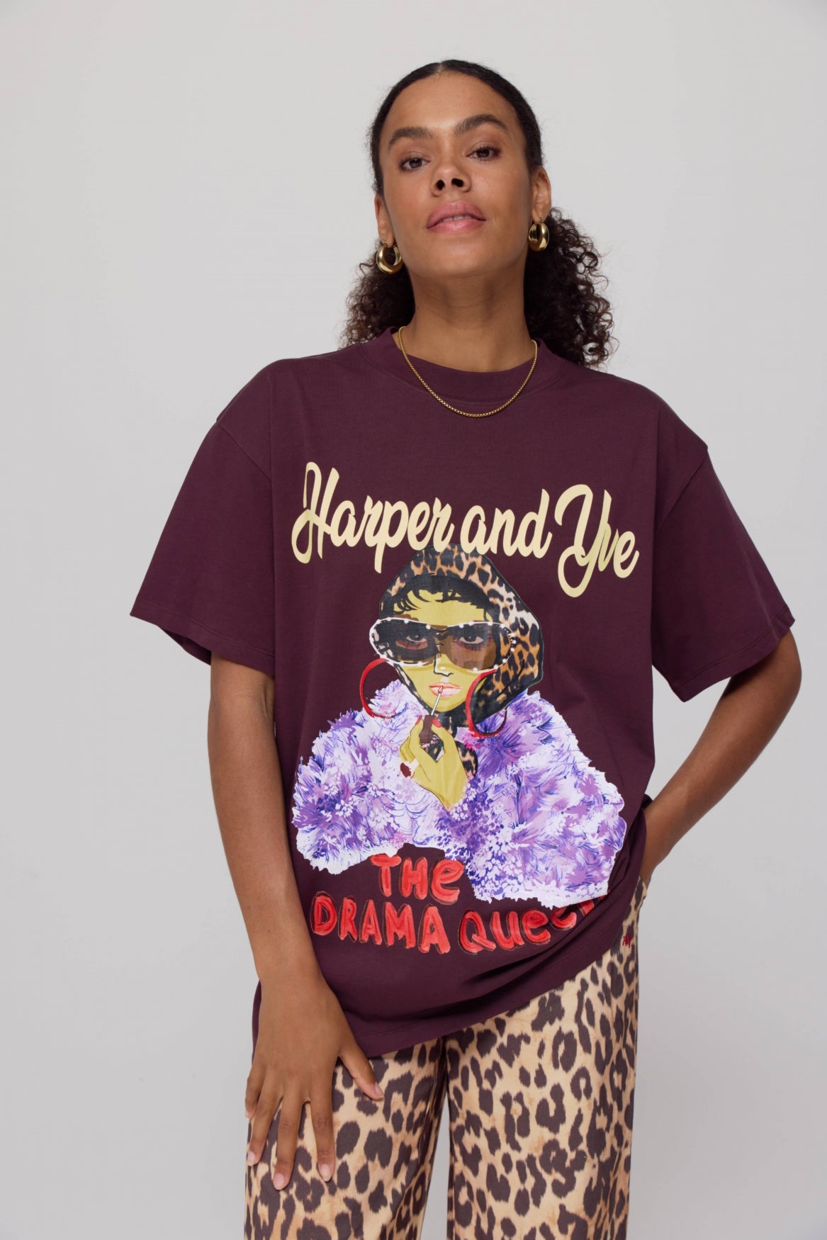 ShirtDramaqueen_Darkfudge_Harper_Yve3.jpg