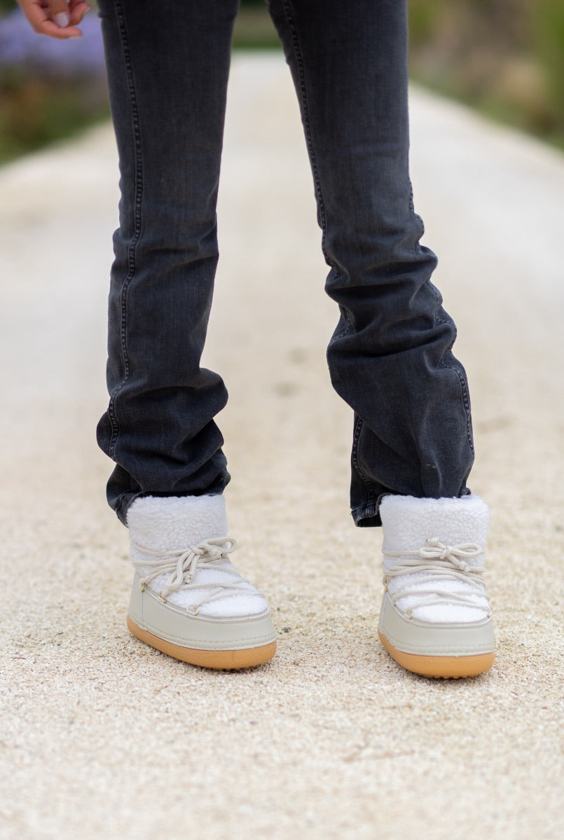 SnowbootsJotte_Off-white2.jpg