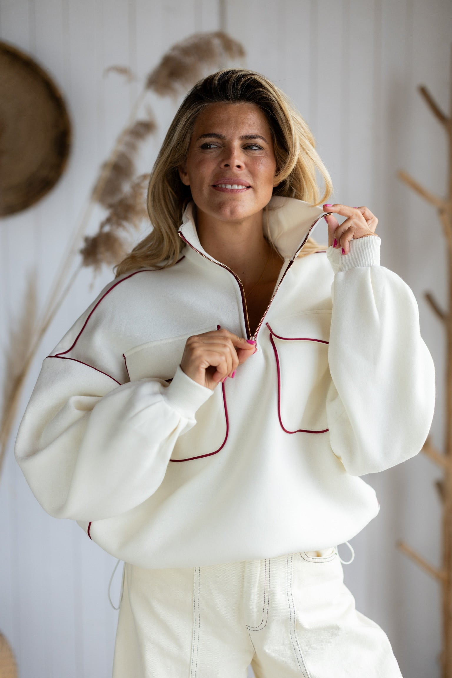 Sweat Poppy Pocket | Warm white | Studio Poespas