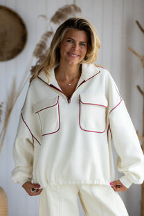 Sweat Poppy Pocket | Warm white | Studio Poespas