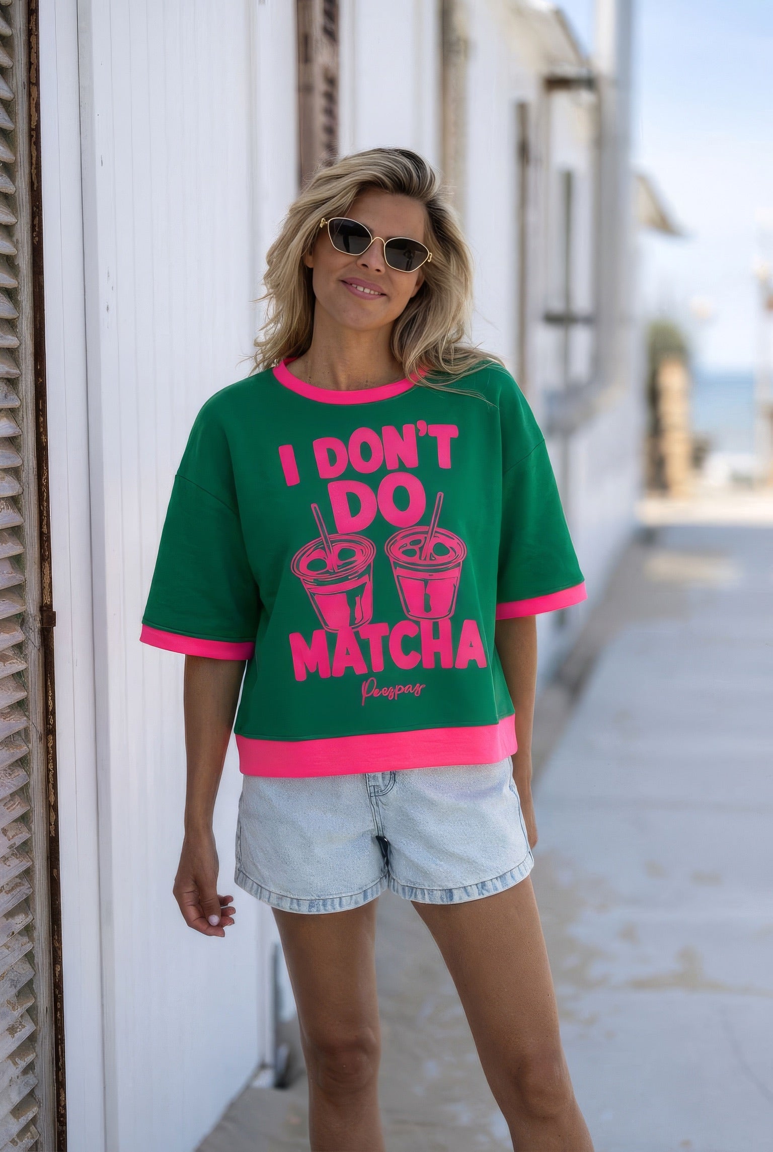 T-shirtNoMatcha_Green_StudioPoespas2_d5d29c25-7b82-4c48-b3d9-a4a3708c84e1.jpg