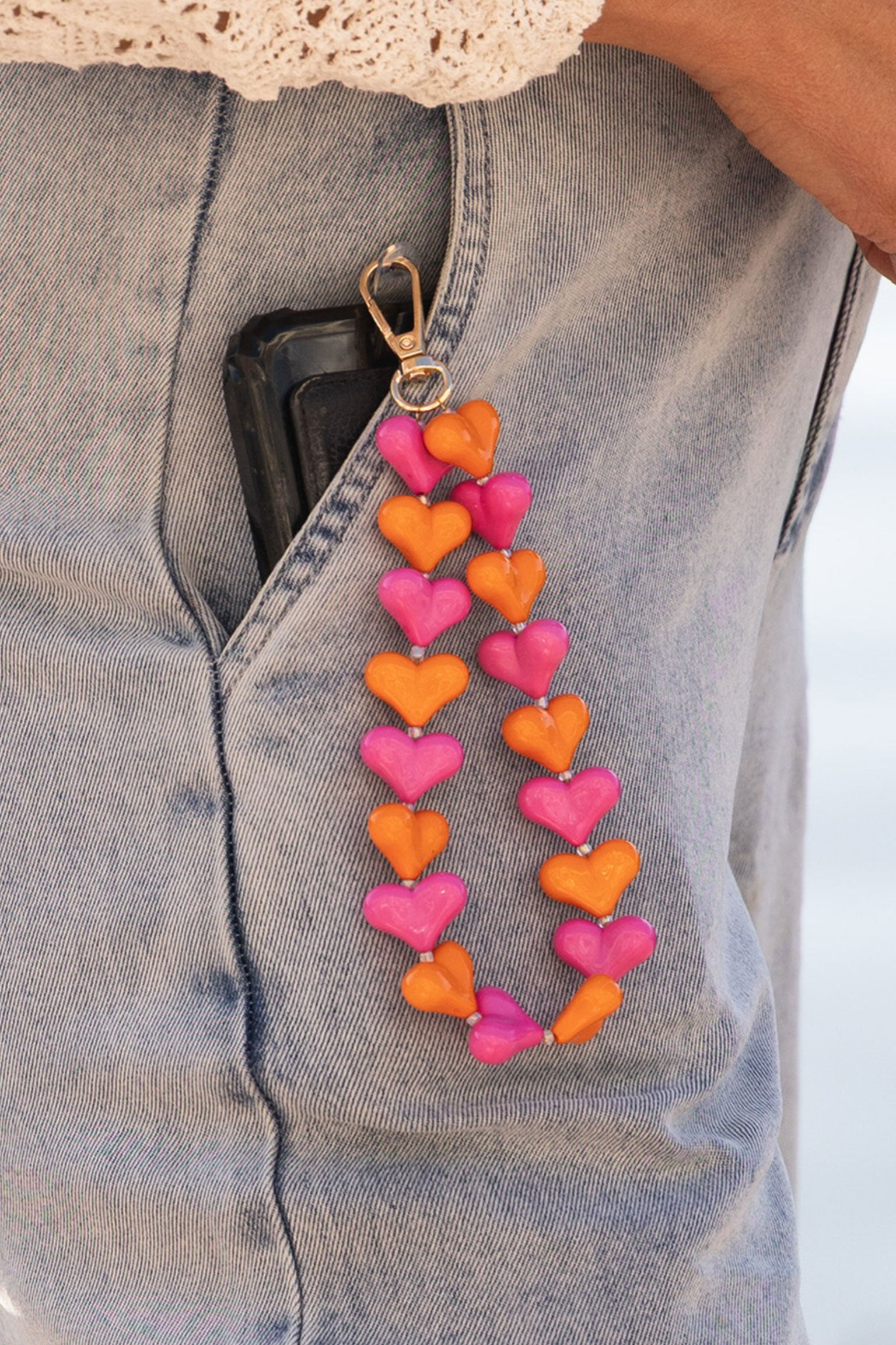 Telefoonkoord-sugar-hearts-red-pink-studio-poespas-5.jpg