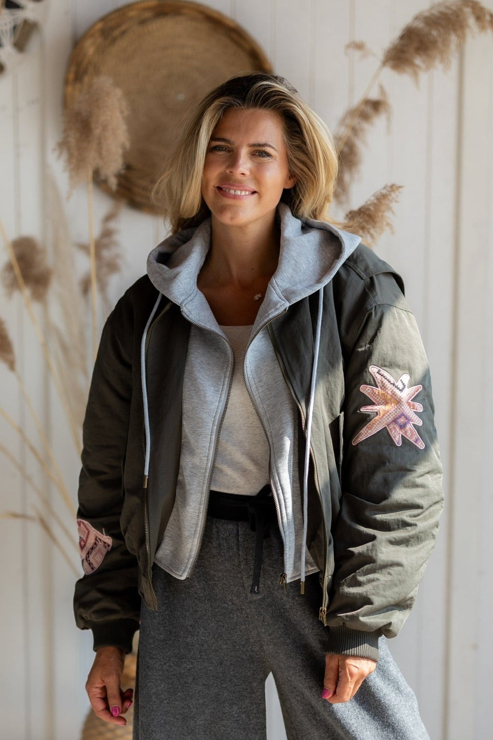 TheBirdieJacket_Army_StudioPoespas2.jpg