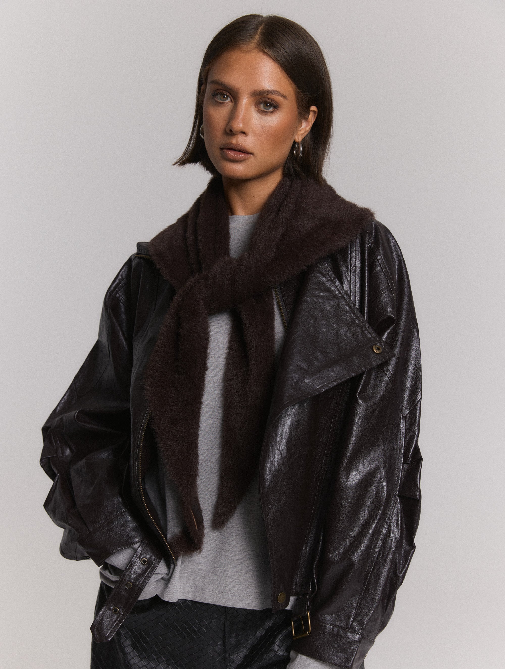 Triangle Scarf Saar | Knitted | Choc Brown | Refined Department