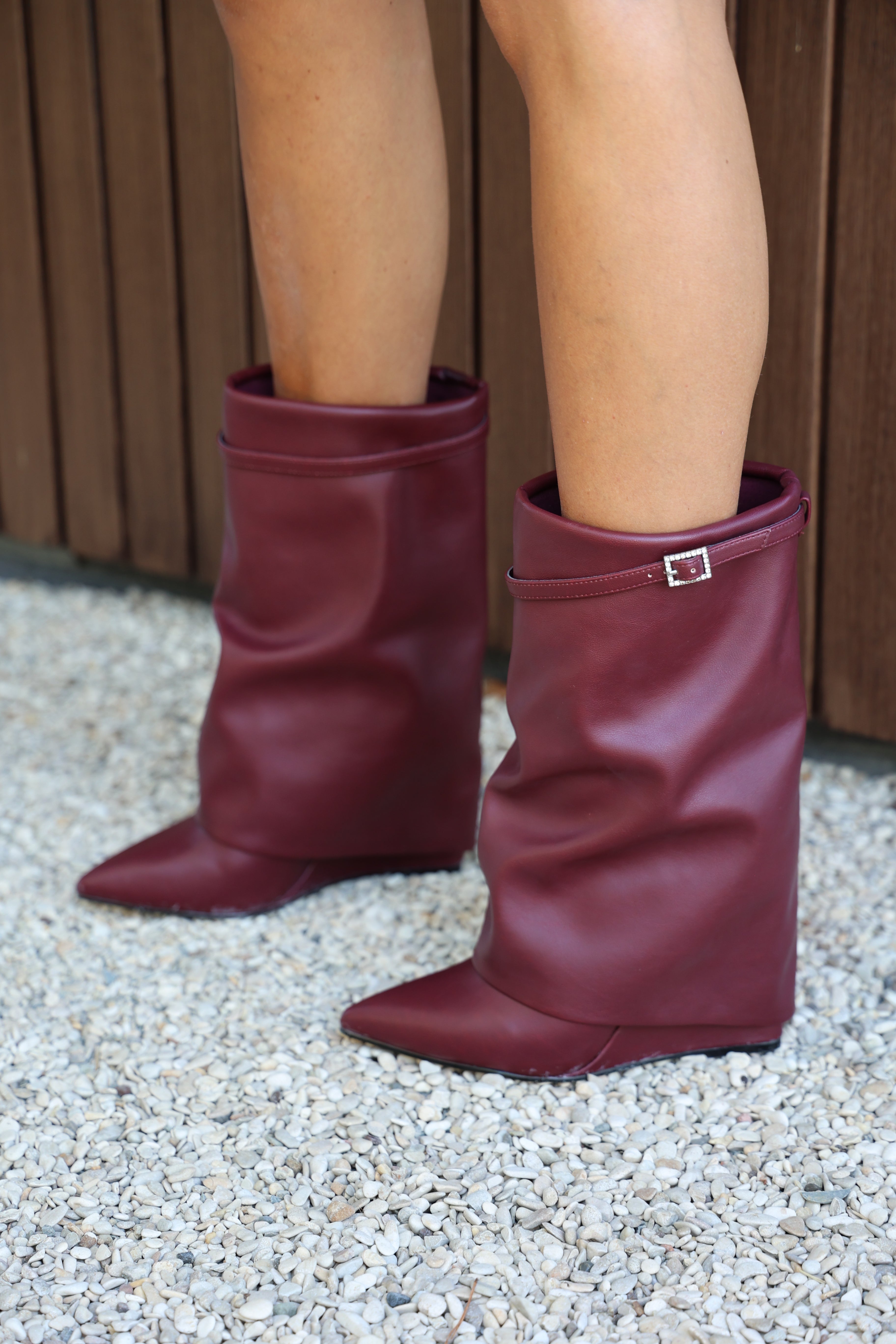 boots-shocker-cherry-steve-madden-10.jpg