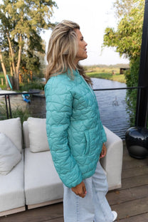 groene bomberjack met stiksels in hartjes vorm