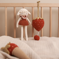 Knuffel Luna Lamb | Cream/burgundy | Patti Oslo