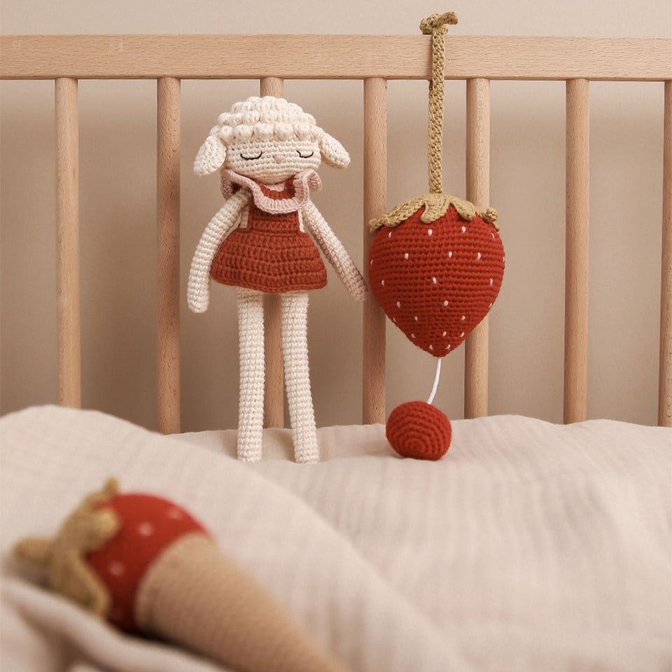Knuffel Luna Lamb | Cream/burgundy | Patti Oslo