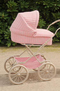 Poppenwagen Cheeky | Bubblegum check | 3+ jaar | Konges Slojd