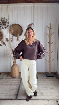 Sweater V-neck Spark | Brown | Studio Poespas