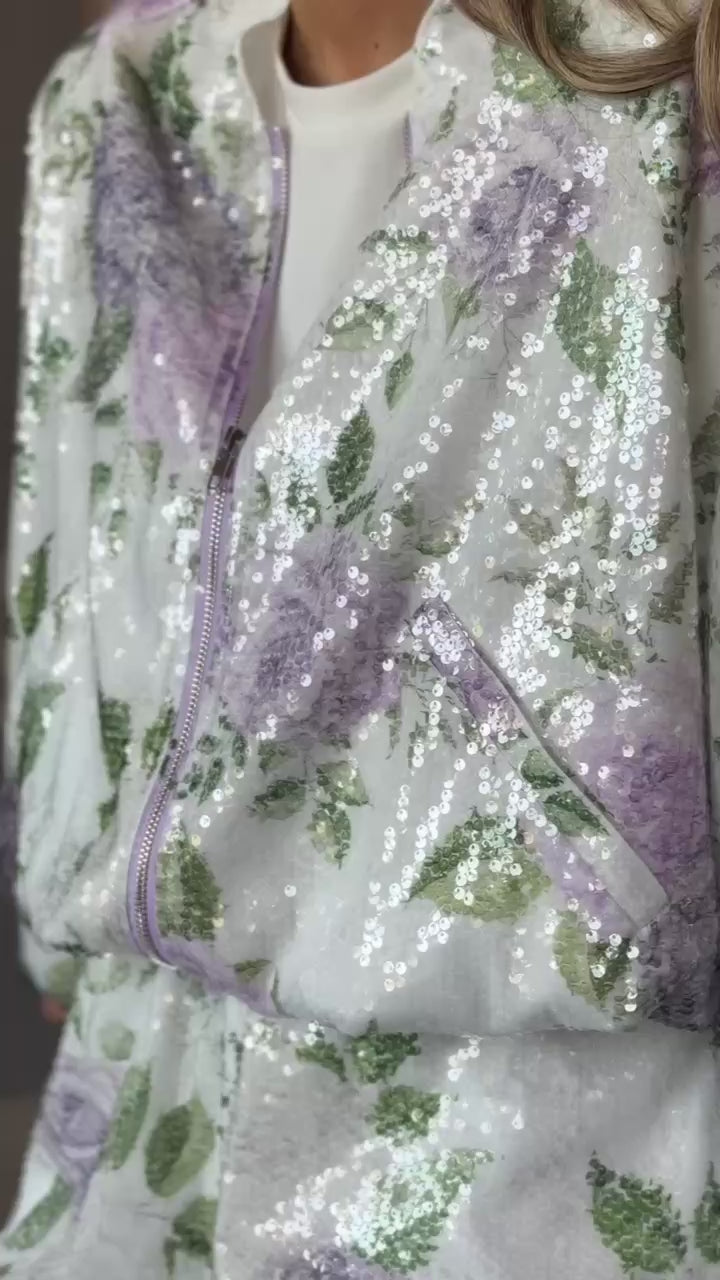 Bomberjack Step Up | Lilac sequin bouquet | Studio Amaya x Poespas